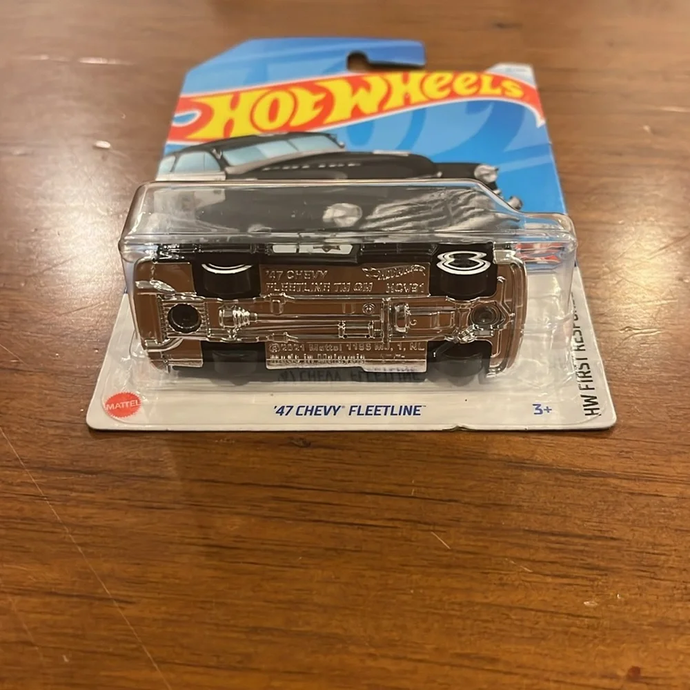 Hot Wheels 47 Chevy Fleetline Treasure Hunt Police Car toy new